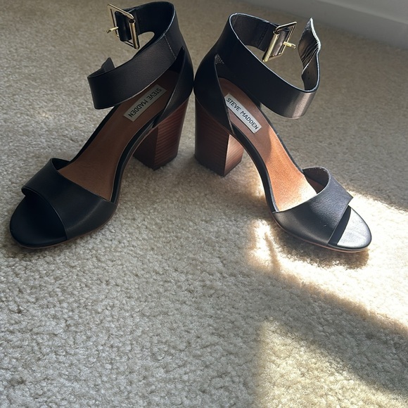 Steve Madden Belle heels size 8 - Picture 2 of 3